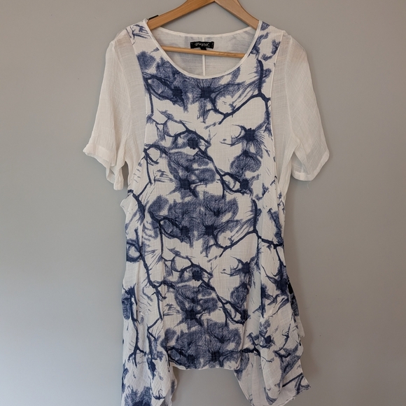 Papa Vancouver Elegant White and Blue Blouse Chic Top Printed Layered Large - Picture 1 of 7